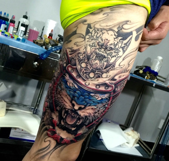 非常屌的大腿个性图腾纹身