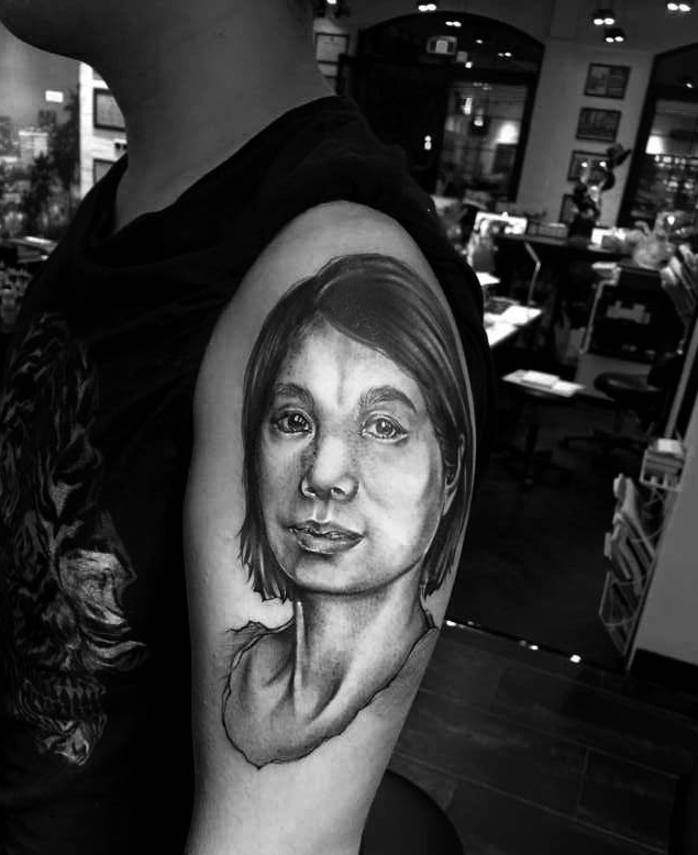 世界上最伟大的母亲肖像纹身