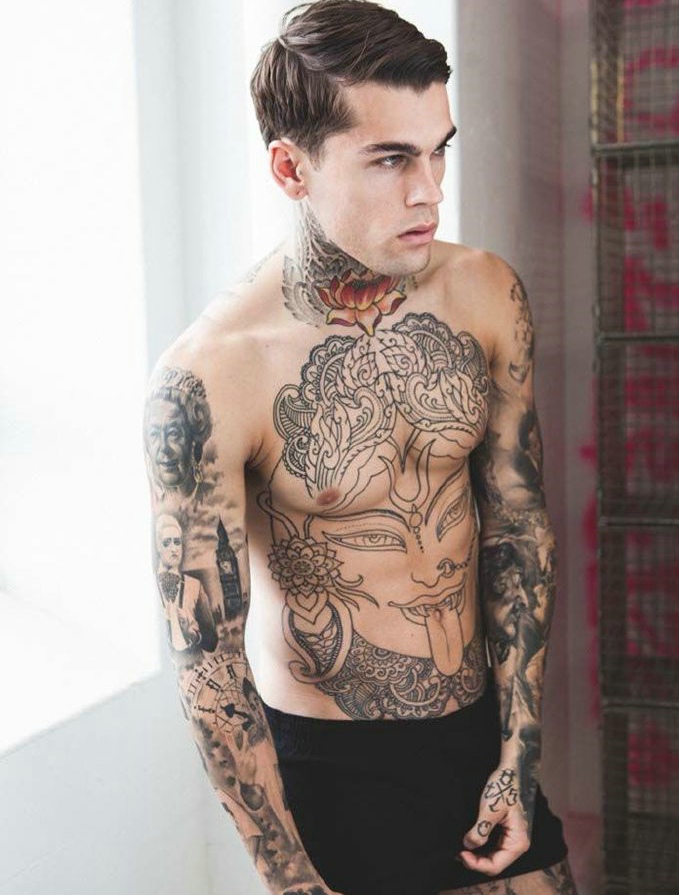 外国男星个性帅气的满身刺青
