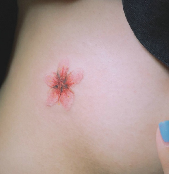 几款非常适合女生的小清新纹身