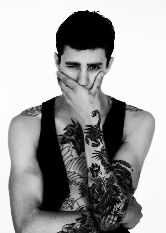 美国男星魅力十足的个性图腾纹身
