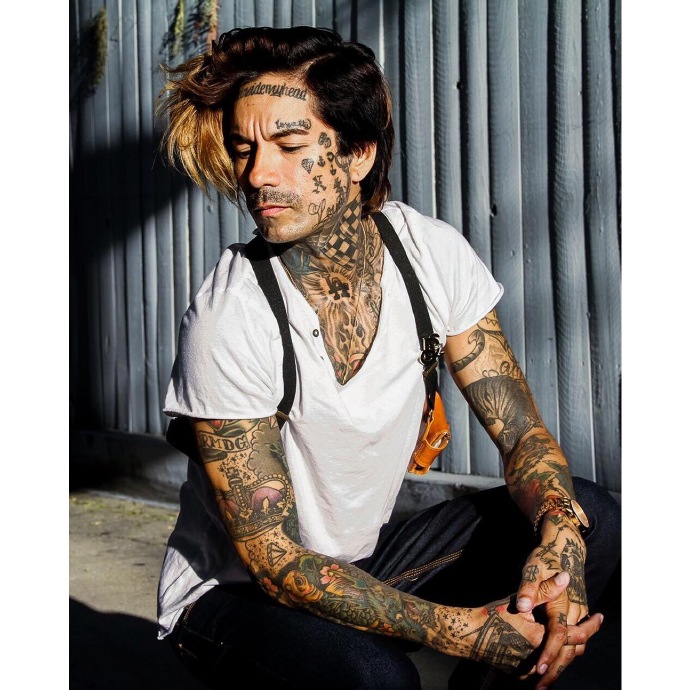 外国男明星满身个性纹身炫酷无比