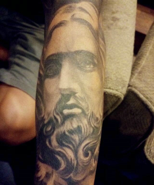 耶稣和圣母玛利亚的个性手臂刺青缩略频道推荐图