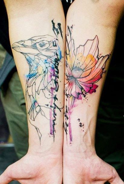 手臂泼墨花鸟纹身图案