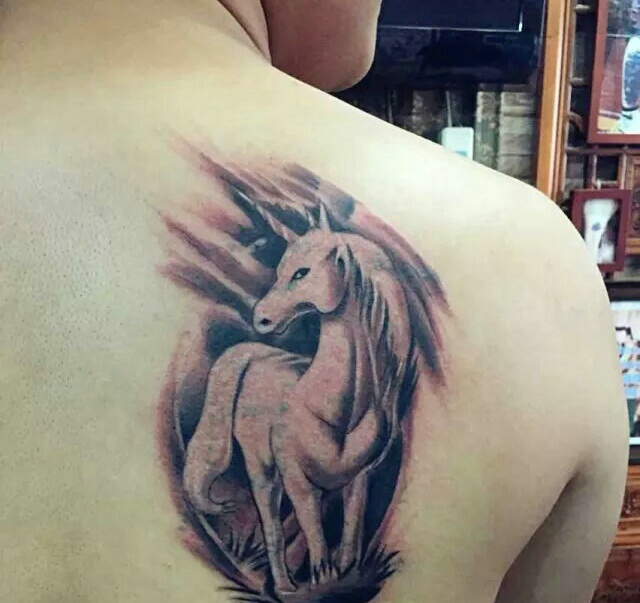 80后现代年轻人值得拥有的图腾纹身