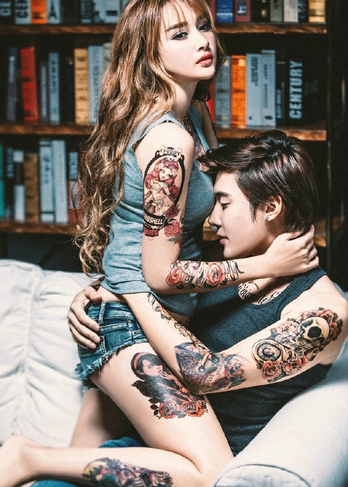 有情人终成眷属的时尚情侣纹身