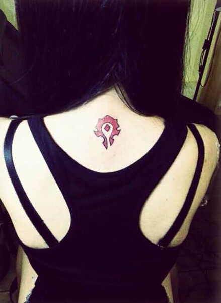 美女后颈好看图腾纹身图案