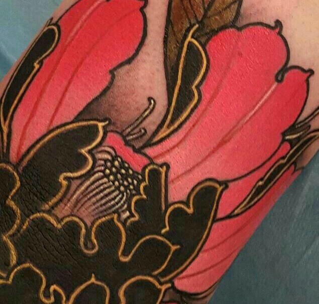 几款花枝招展的时尚花朵刺青