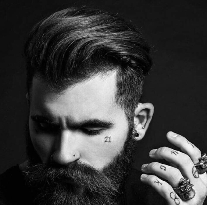 外国明星有着与众不同的图腾纹身