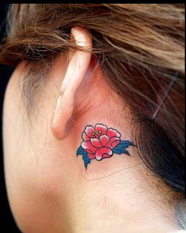 耳部牡丹纹身图案