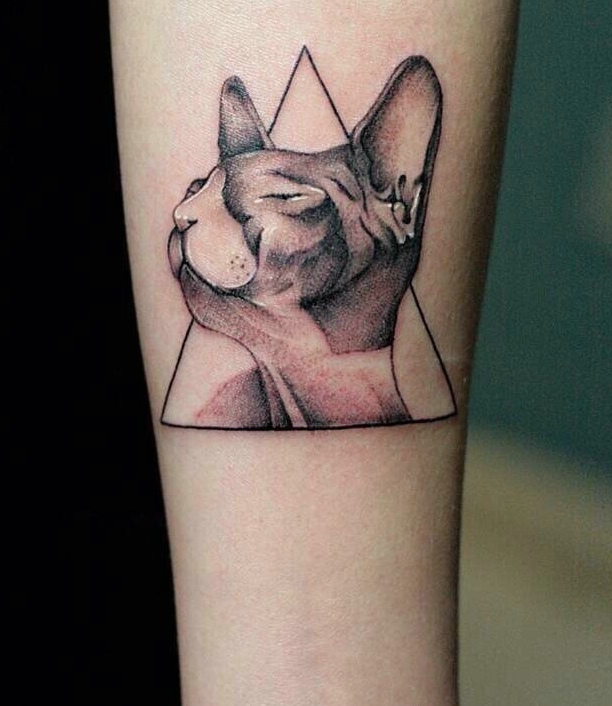 一组风格不一样的墨灰图腾刺青