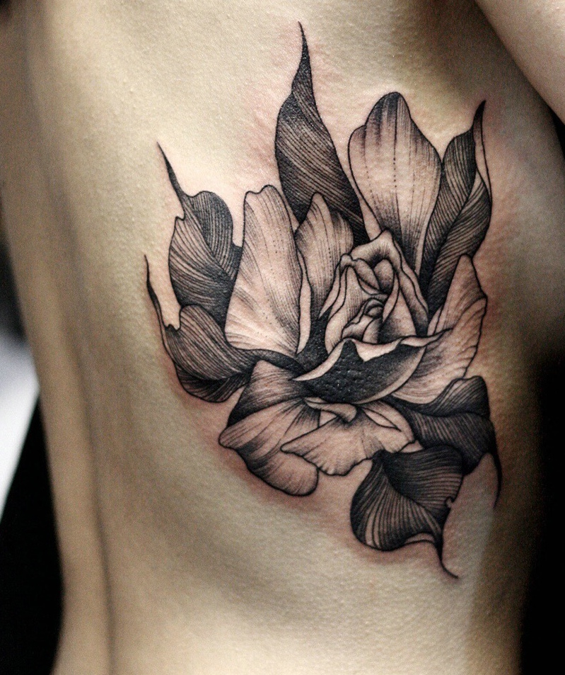 一组风格不一样的墨灰图腾刺青