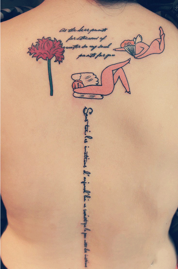 创意梵文与图案后背纹身