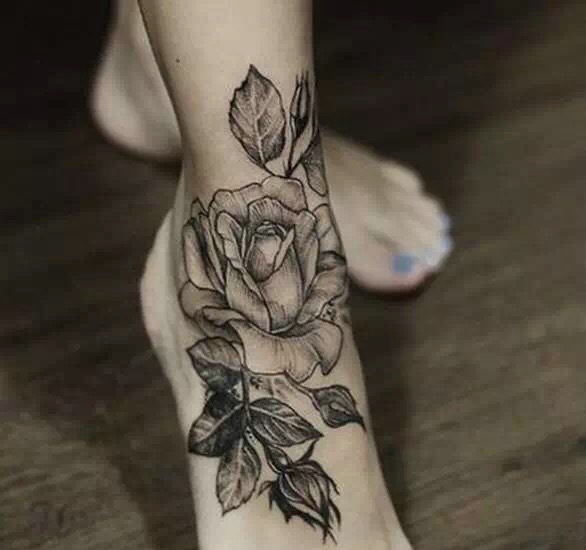 曾经为谁而开花的满身遍体花朵纹身