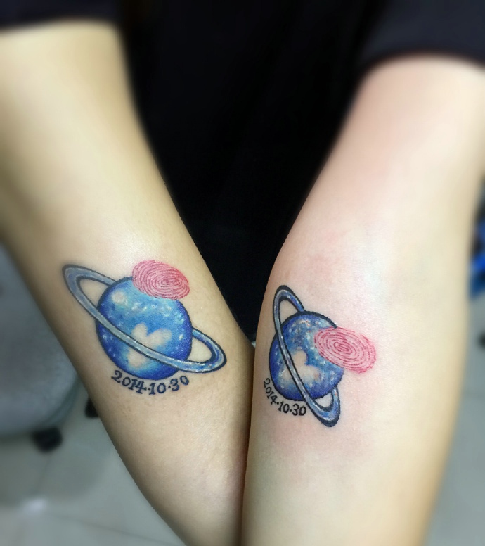 一组五彩冰纷的创意图腾刺青