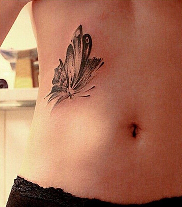 性感腰部蝴蝶纹身图案