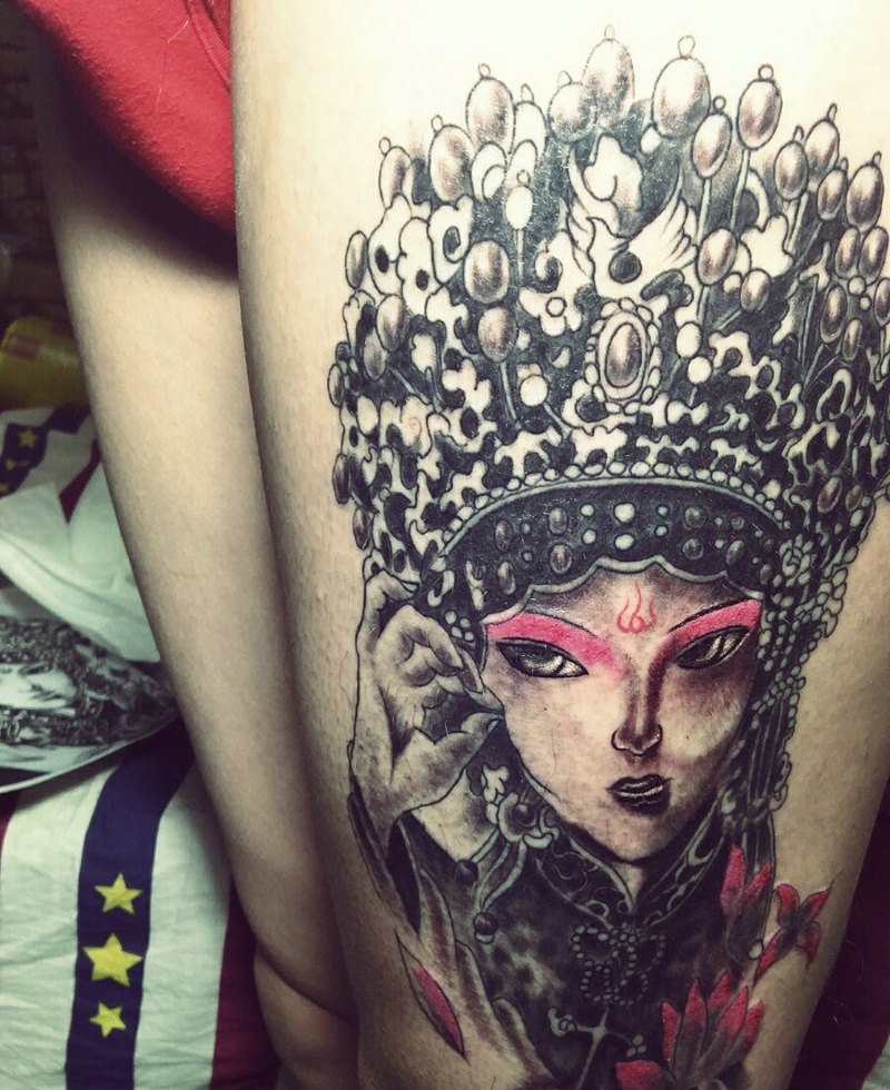 花枝招展的腿部漂亮花旦纹身