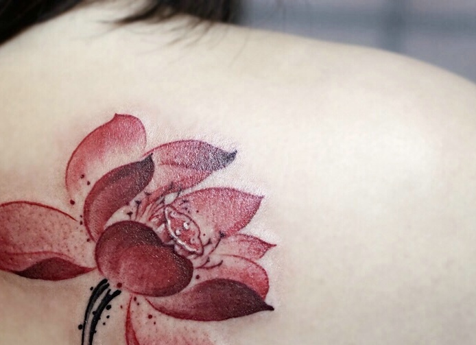 适合女生的几款彩色时尚图腾纹身