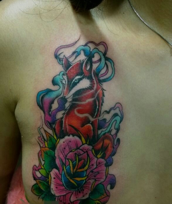 适合野蛮女生胸部纹身图案