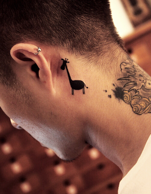 耳后小清新纹身图案