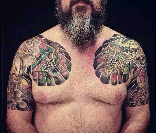 夺夺逼人的双半甲纹身图案