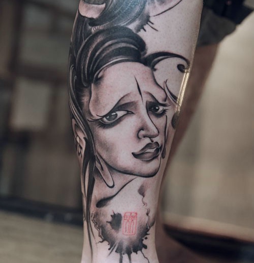 适合时尚美女的大腿图腾纹身图案