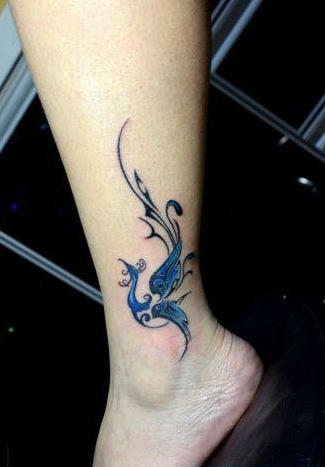 女孩子腿部好看的图腾凤凰纹身图片