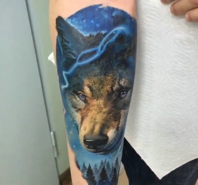 彩色逼真3d小狗头像纹身图案