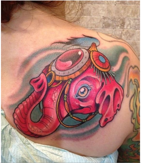 美女背部贵族大象图案