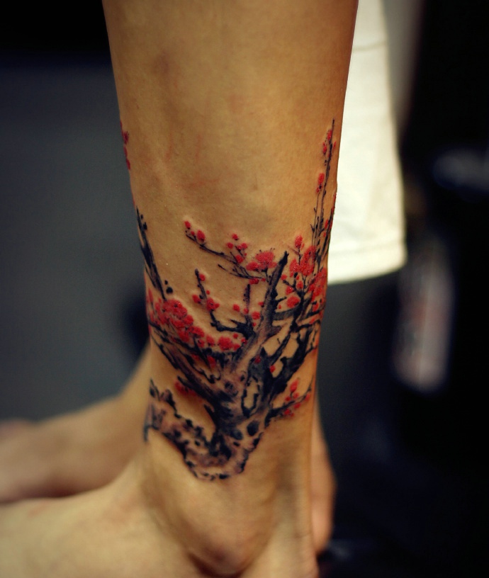 精致唯美的梅花纹身图案