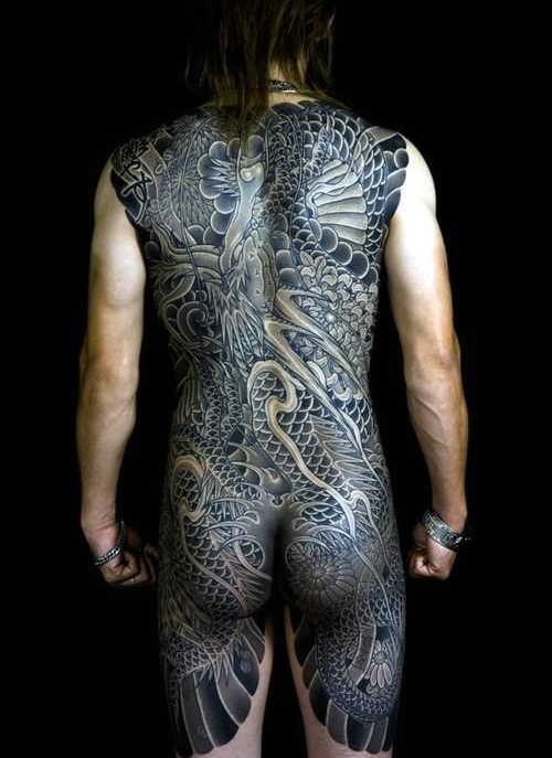 夺夺逼人的满背图腾纹身图案