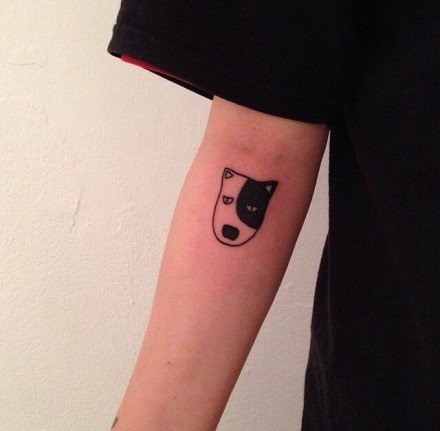 手臂可爱狗狗纹身图案