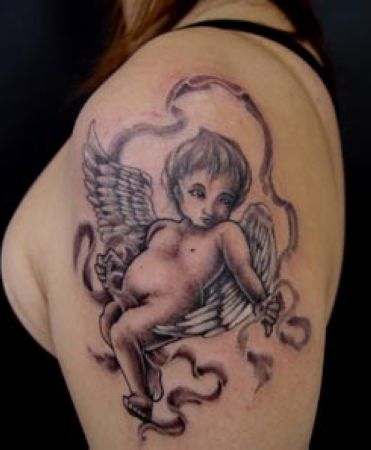 女性手臂爱神丘比特纹身图案