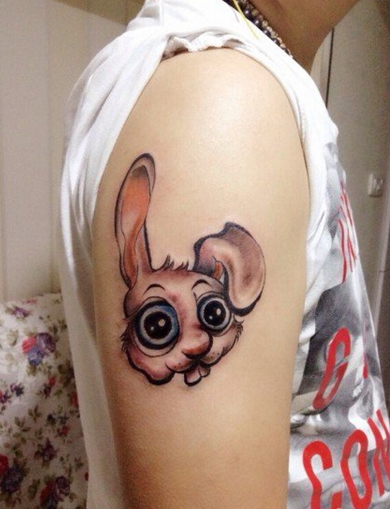 手臂卡通兔子纹身图案