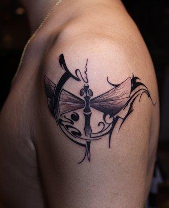 胳膊独特蝴蝶纹身图案