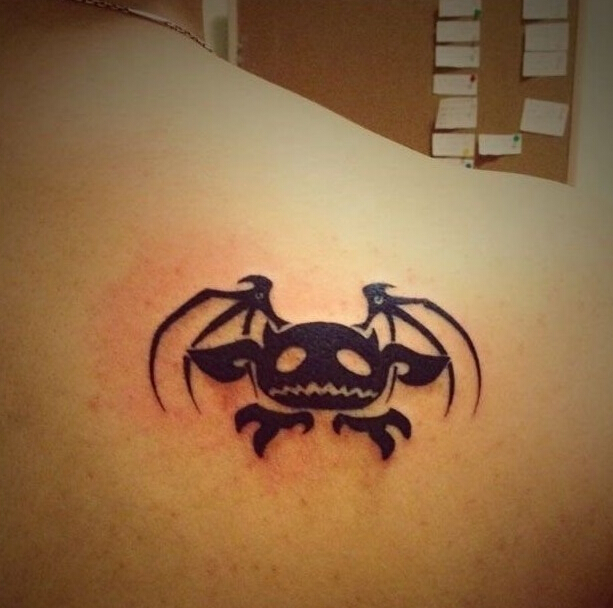 后肩邪恶小恶魔纹身