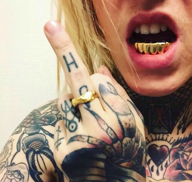 适合开放女生的时尚图腾纹身图片