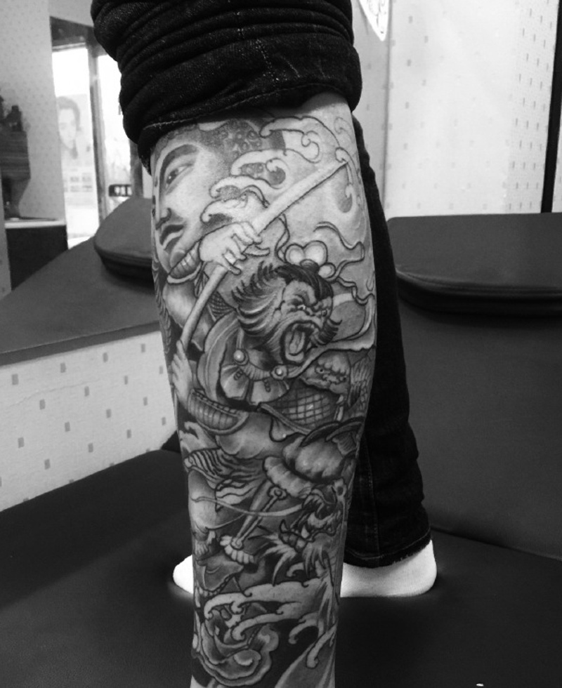 齐天大圣与佛像结合的腿部纹身图片缩略频道推荐图