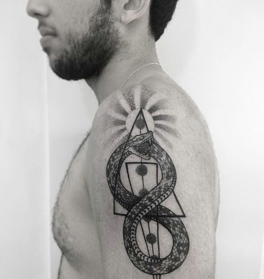 一组招人喜爱的黑白手臂纹身图片