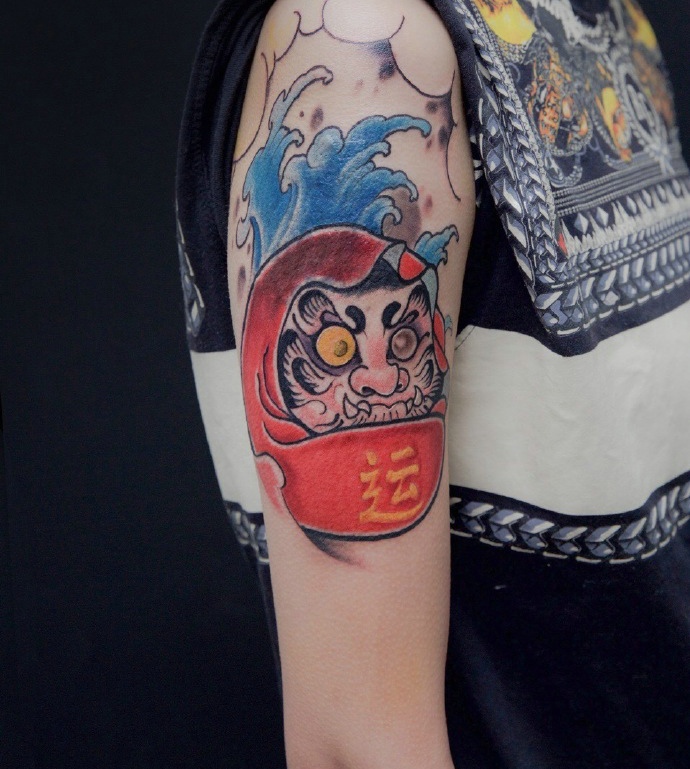 两款彩色图腾纹身图片个性不一