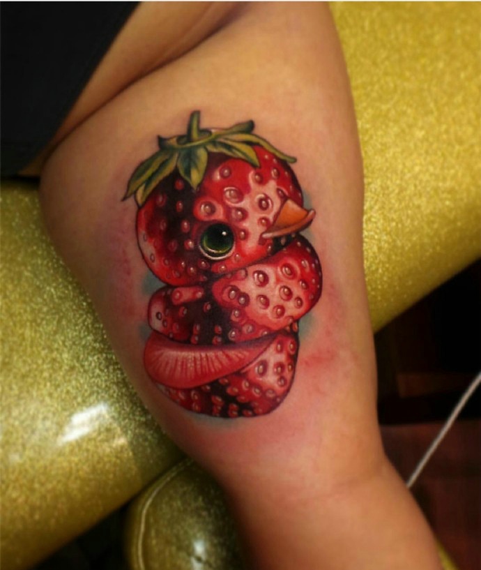 一波小黄鸭纹身图片十分可爱