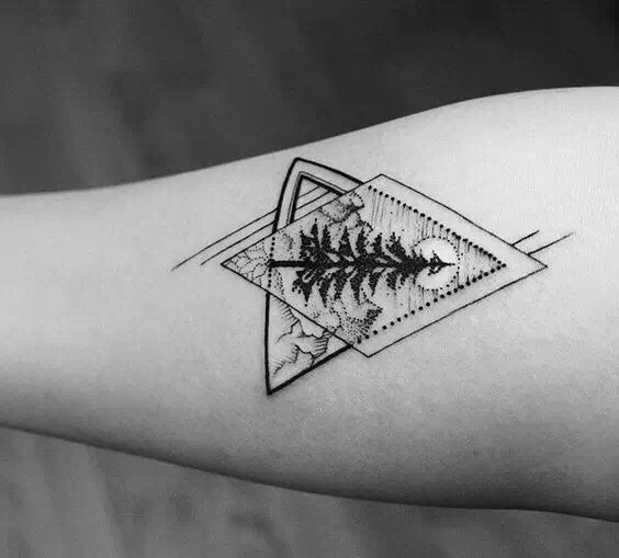一组黑白几何三角形纹身图片