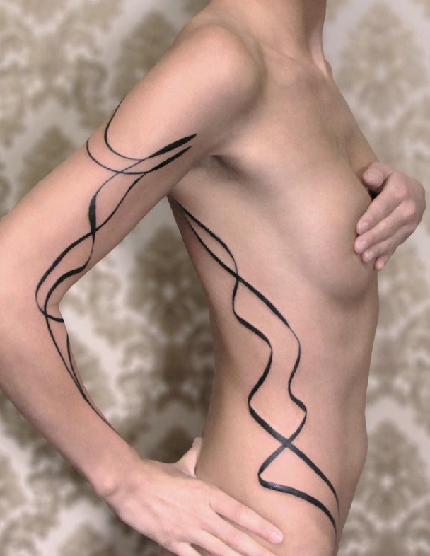 一组3D流畅线条的纹身图案