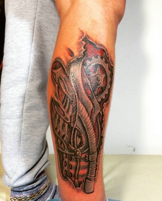 腿部经典的黑白机械图腾纹身图案