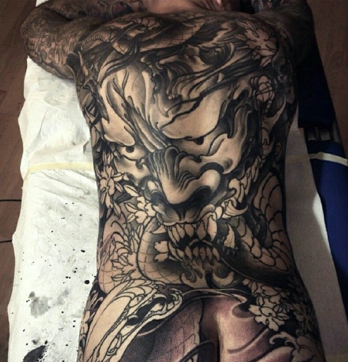 满背大般若纹身图案很狂野