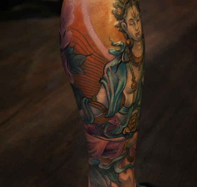 腿部彩色经典的图腾纹身图案