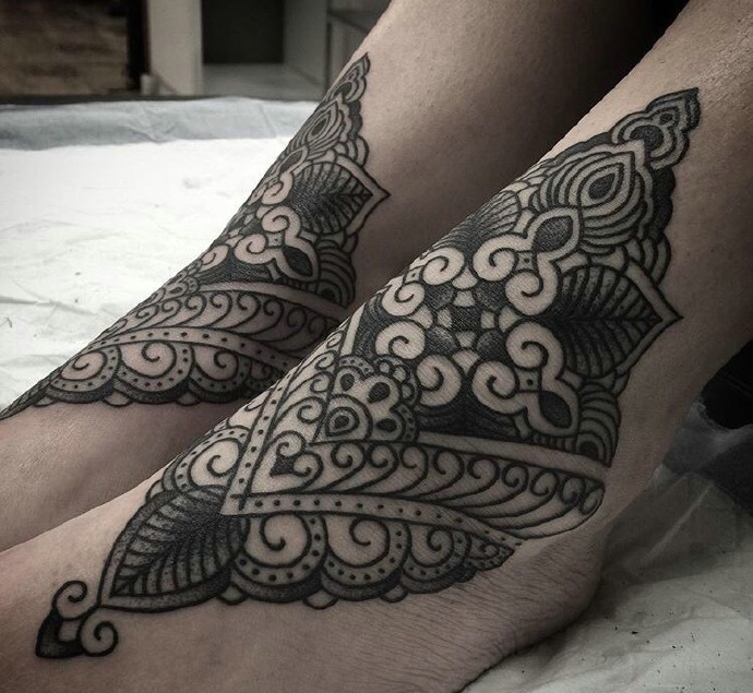 一组对称梵花曼达拉纹身图片时尚大方