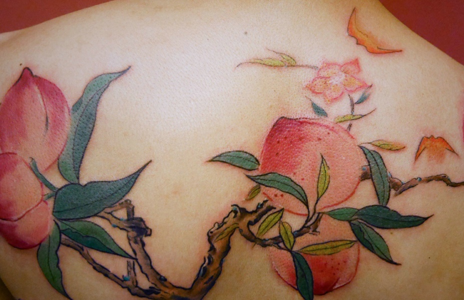 特别诱人的后背桃子纹身图片缩略频道推荐图