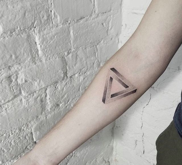 一组黑灰图腾纹身图片简单大方