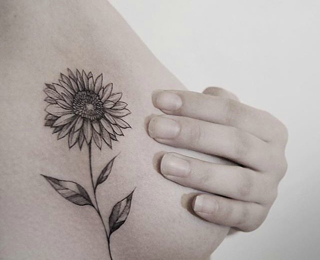 一组黑灰图腾纹身图片简单大方